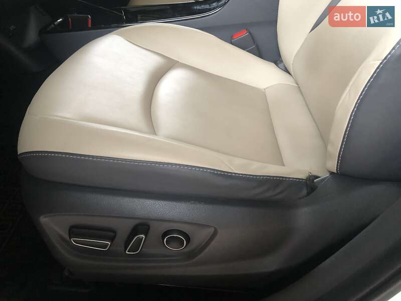Хэтчбек Toyota Prius 2018 в Ровно фото 28 Хэтчбек Toyota Prius 2018 в Ровно