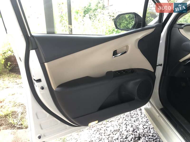Хэтчбек Toyota Prius 2018 в Ровно фото 30 Хэтчбек Toyota Prius 2018 в Ровно