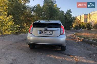 Хэтчбек Toyota Prius 2013 в 
