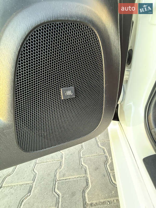 Хэтчбек Toyota Prius 2013 в Одессе