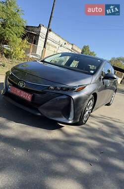 Хэтчбек Toyota Prius 2021 в Днепре
