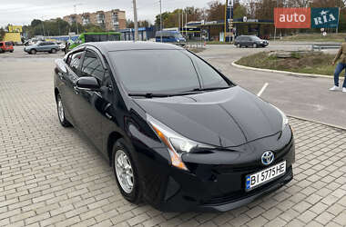 Хэтчбек Toyota Prius 2016 в 