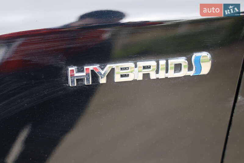 Хетчбек Toyota Prius 2016 в Луцьку