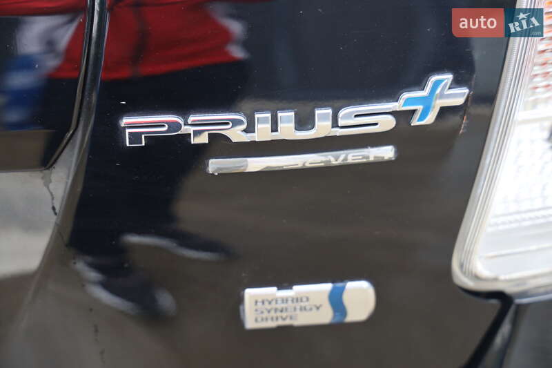 Хетчбек Toyota Prius 2016 в Луцьку