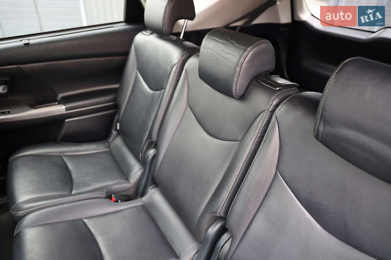 Хетчбек Toyota Prius 2016 в Луцьку