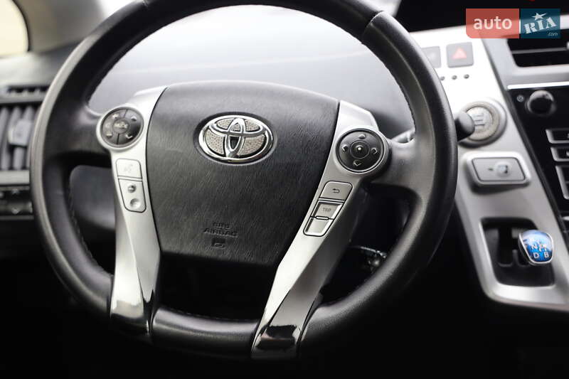 Хетчбек Toyota Prius 2016 в Луцьку
