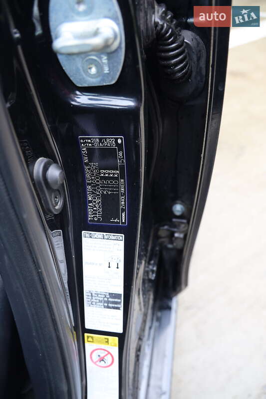 Хетчбек Toyota Prius 2016 в Луцьку