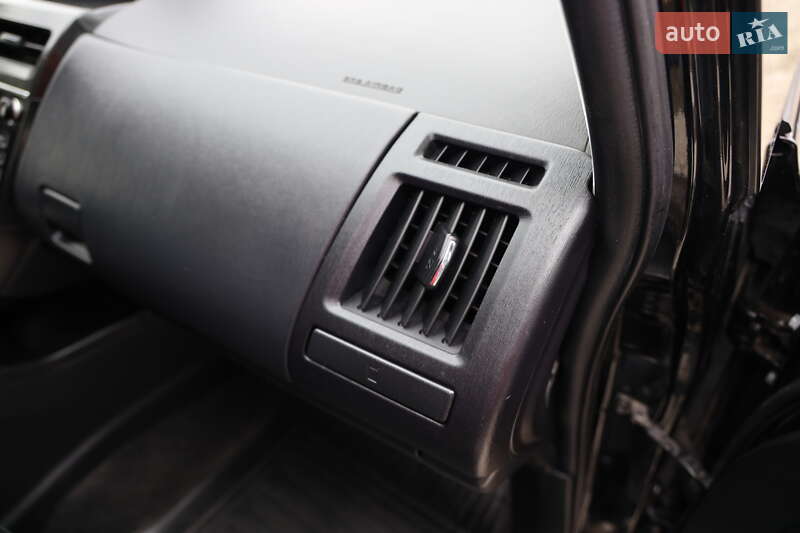 Хетчбек Toyota Prius 2016 в Луцьку