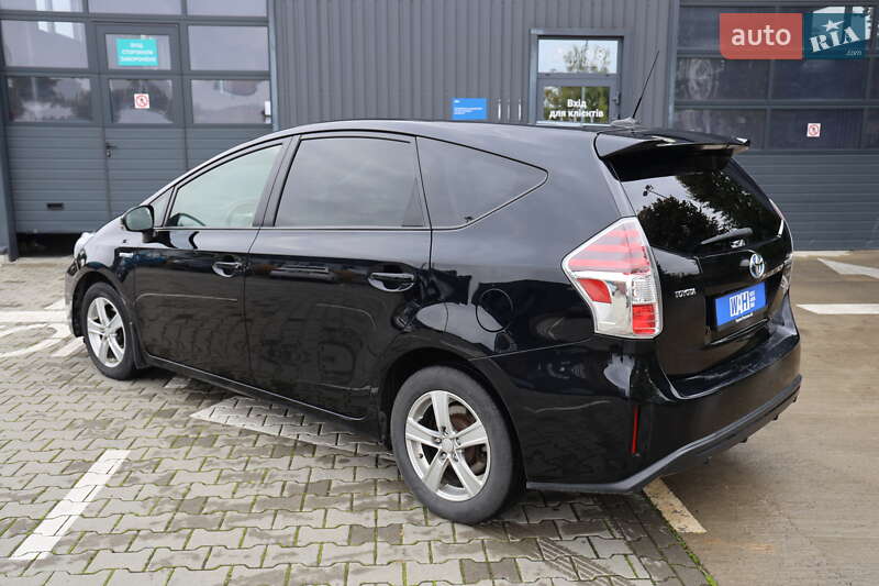 Хетчбек Toyota Prius 2016 в Луцьку