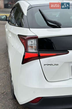 Хэтчбек Toyota Prius 2021 в Киеве