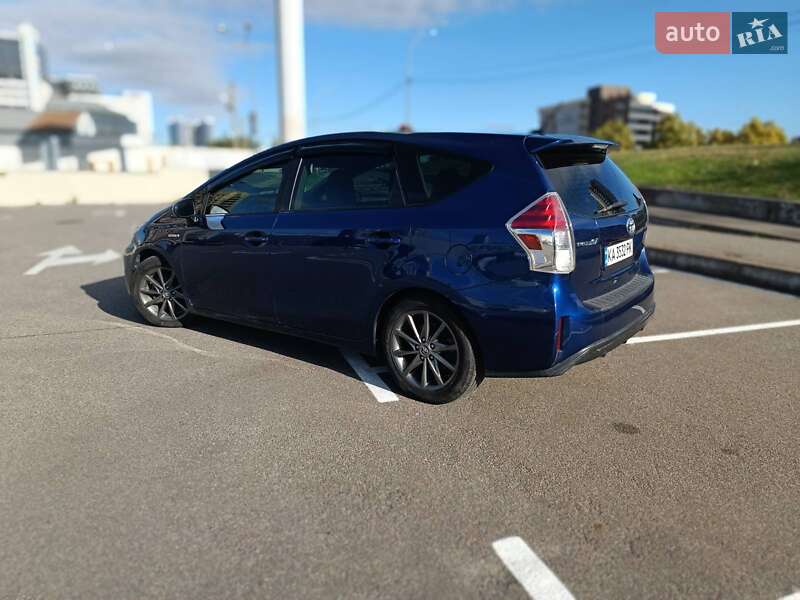 Хетчбек Toyota Prius 2015 в Києві