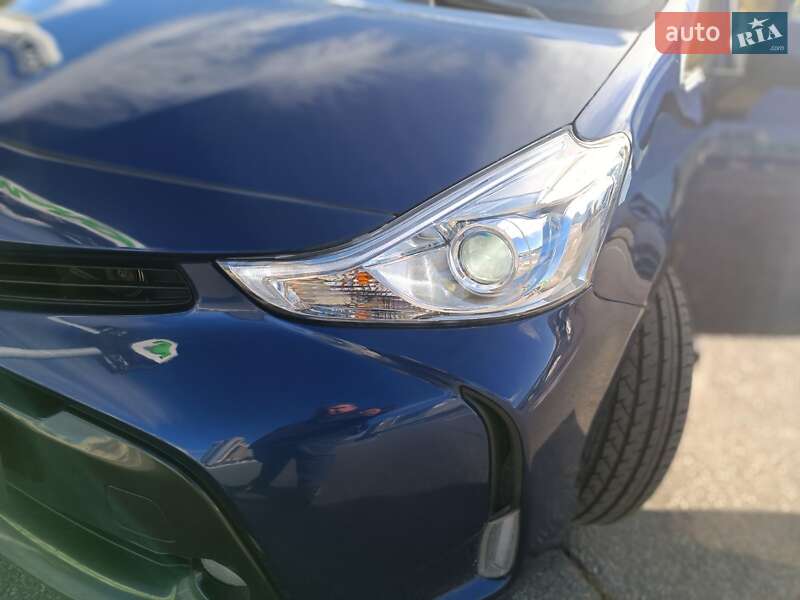 Хетчбек Toyota Prius 2015 в Києві