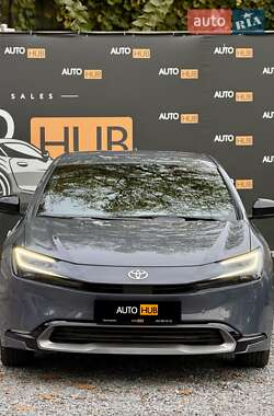 Хэтчбек Toyota Prius 2024 в 
