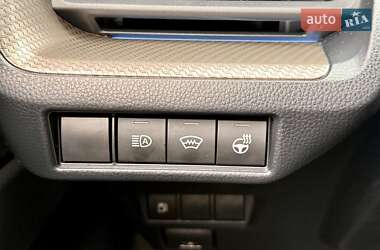 Хэтчбек Toyota Prius 2024 в 