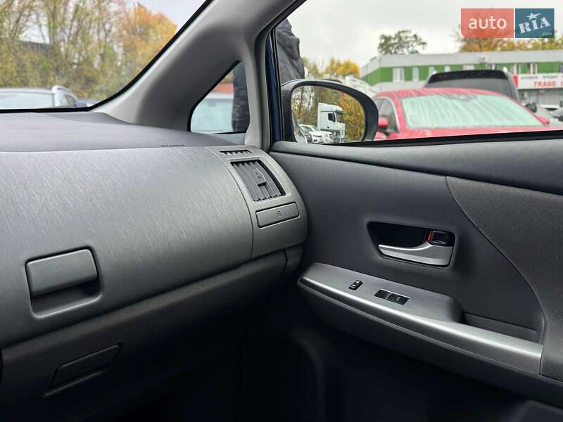 Хетчбек Toyota Prius 2012 в Києві фото 27 Хетчбек Toyota Prius 2012 в Києві