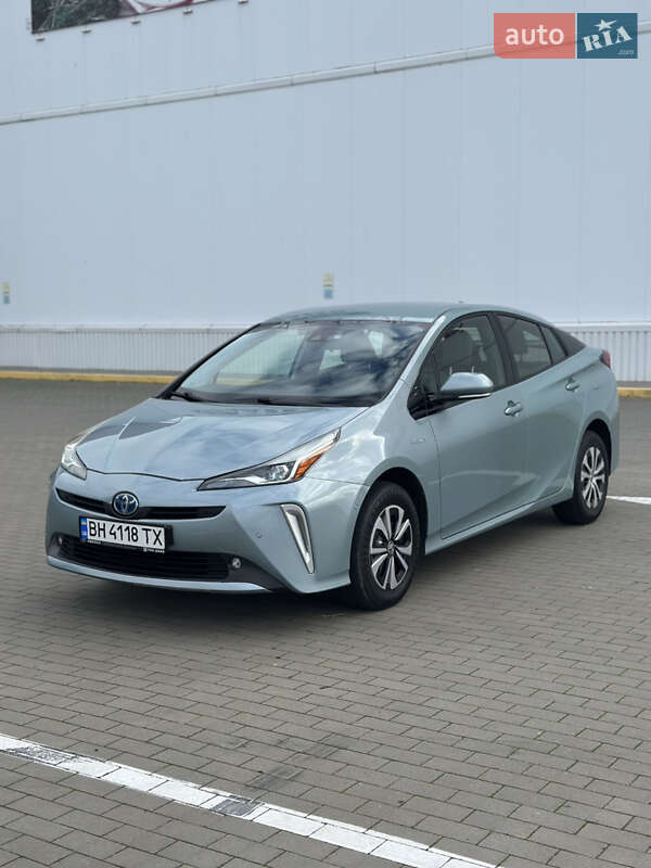 Хэтчбек Toyota Prius 2019 в 