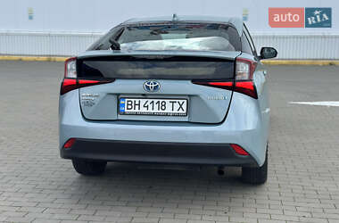 Хэтчбек Toyota Prius 2019 в 