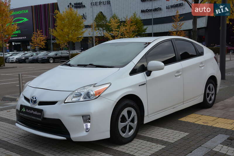 Хэтчбек Toyota Prius 2013 в Киеве