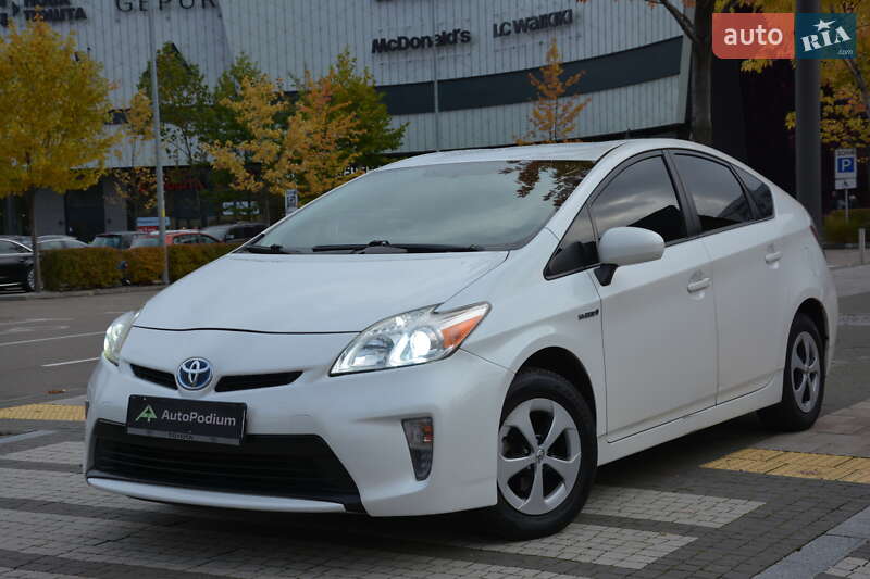Хэтчбек Toyota Prius 2013 в Киеве