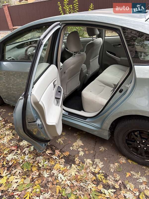 Хэтчбек Toyota Prius 2013 в Киеве фото 6 Хэтчбек Toyota Prius 2013 в Киеве