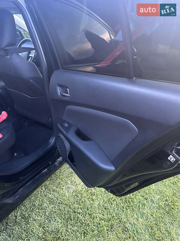 Хэтчбек Toyota Prius 2016 в Черновцах фото 37 Хэтчбек Toyota Prius 2016 в Черновцах