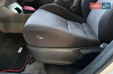 Хэтчбек Toyota Prius 2014 в 