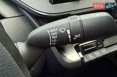 Хэтчбек Toyota Prius 2024 в 