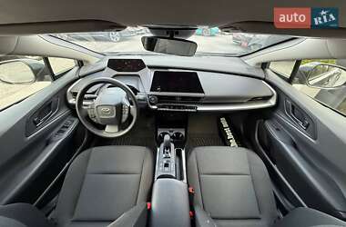 Хэтчбек Toyota Prius 2024 в 