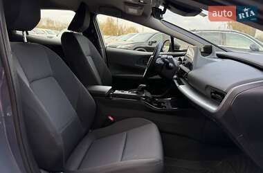 Хэтчбек Toyota Prius 2024 в 