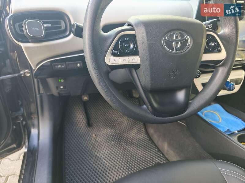 Хэтчбек Toyota Prius 2016 в Виннице