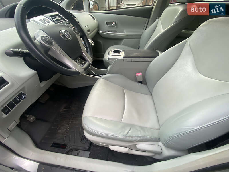 Хетчбек Toyota Prius 2012 в Києві фото 7 Хетчбек Toyota Prius 2012 в Києві