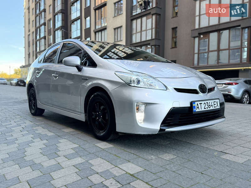 Хэтчбек Toyota Prius 2012 в Ивано-Франковске