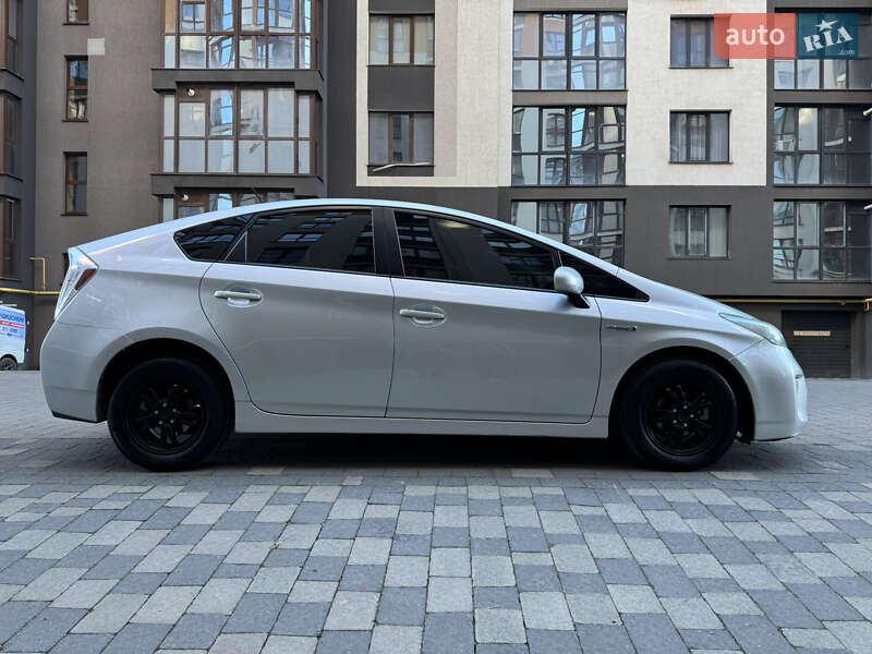 Хэтчбек Toyota Prius 2012 в Ивано-Франковске