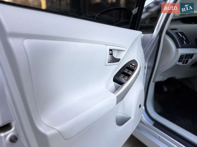 Хэтчбек Toyota Prius 2012 в Ивано-Франковске