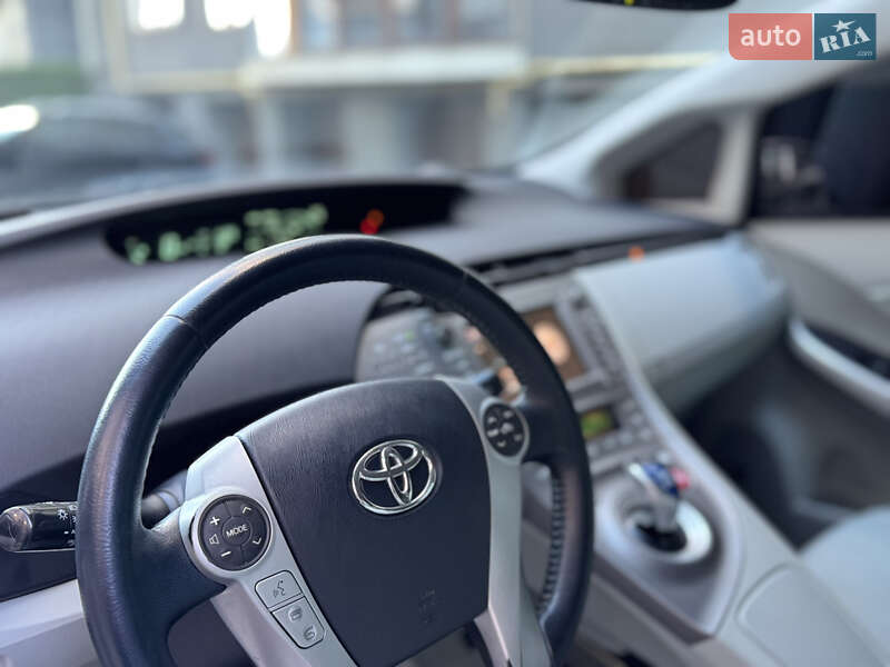 Хэтчбек Toyota Prius 2012 в Ивано-Франковске