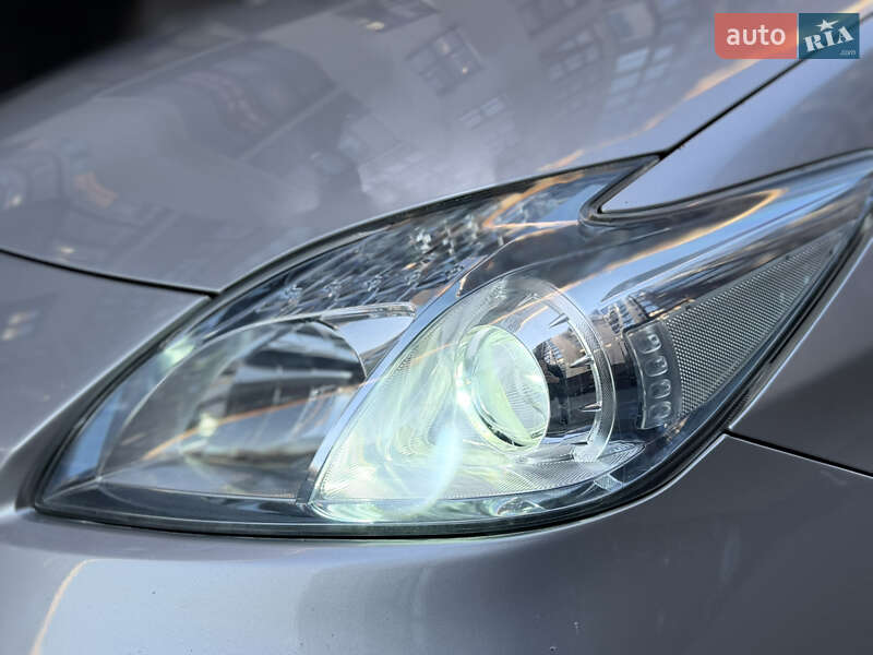 Хэтчбек Toyota Prius 2012 в Ивано-Франковске