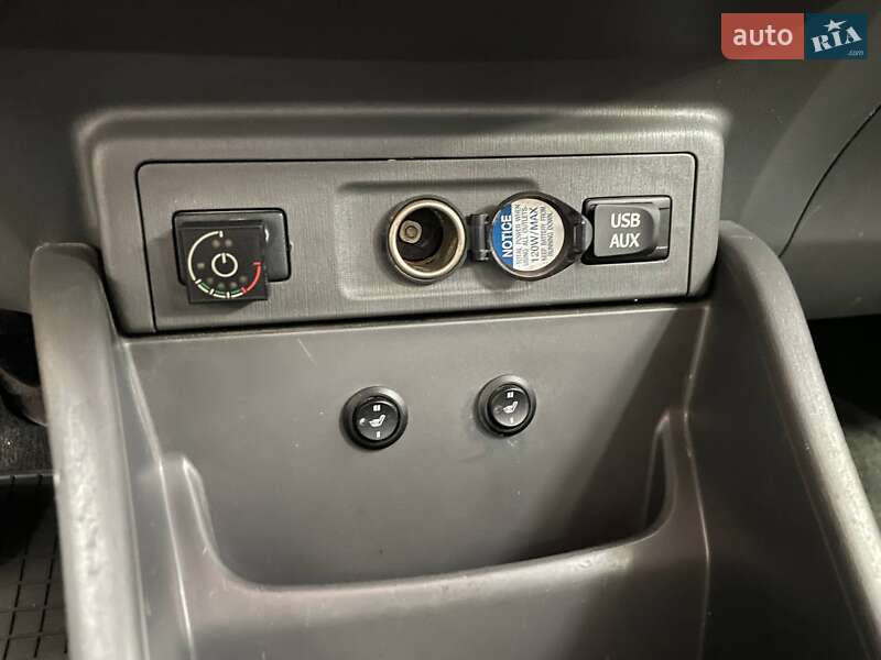 Хэтчбек Toyota Prius 2012 в Киеве фото 33 Хэтчбек Toyota Prius 2012 в Киеве