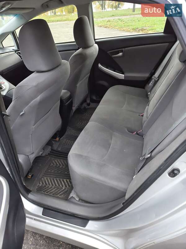 Хэтчбек Toyota Prius 2013 в Каменском