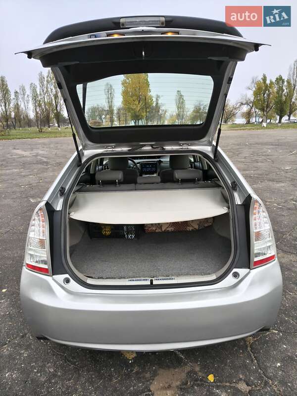 Хэтчбек Toyota Prius 2013 в Каменском