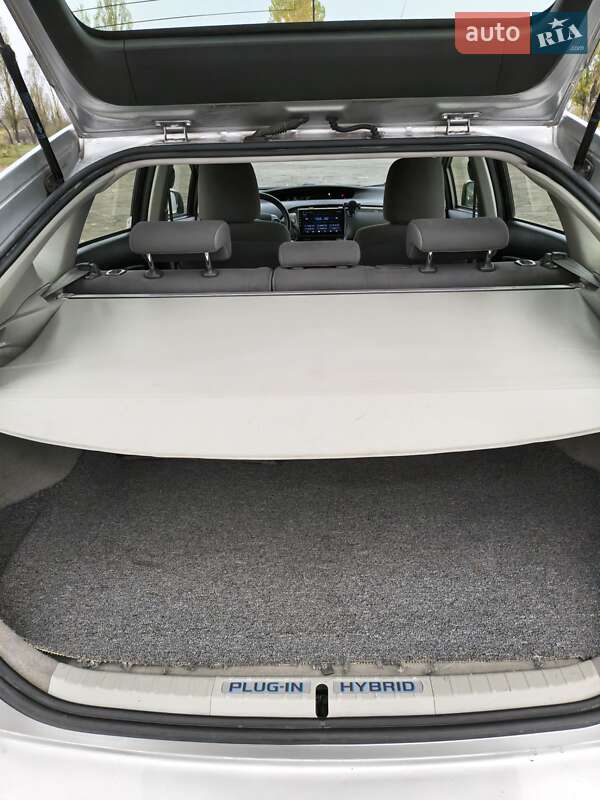 Хэтчбек Toyota Prius 2013 в Каменском