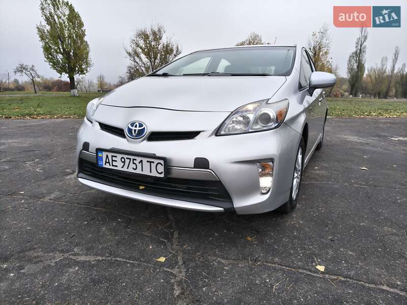 Хэтчбек Toyota Prius 2013 в Каменском