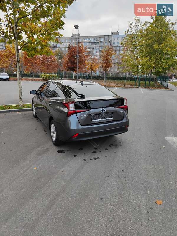 Хетчбек Toyota Prius 2022 в Дніпрі