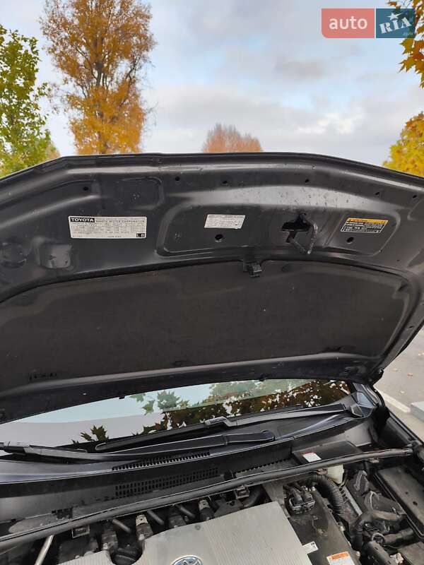 Хетчбек Toyota Prius 2022 в Дніпрі