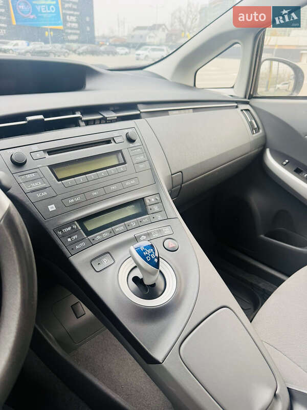Хэтчбек Toyota Prius 2010 в Киеве фото 12 Хэтчбек Toyota Prius 2010 в Киеве