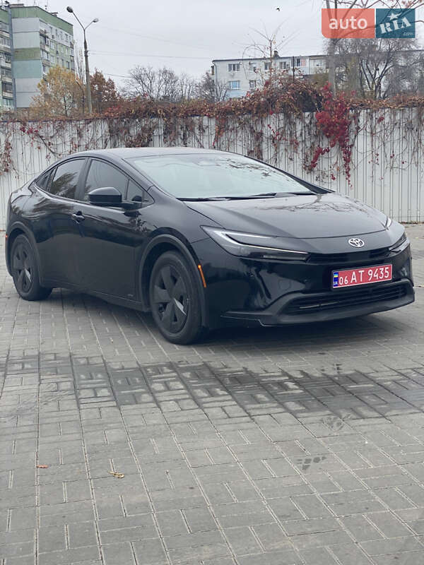 Хэтчбек Toyota Prius 2023 в Запорожье