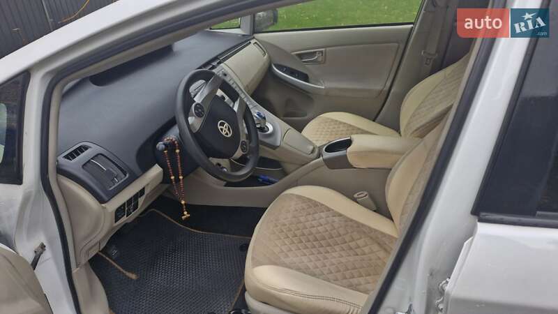 Хетчбек Toyota Prius 2014 в Києві