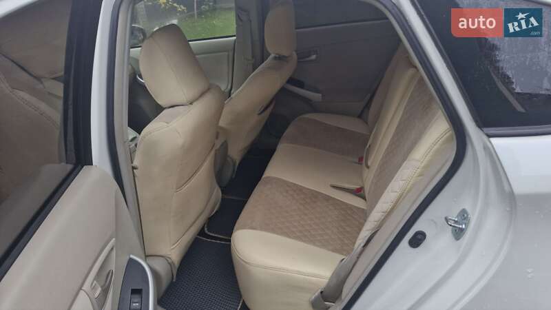 Хетчбек Toyota Prius 2014 в Києві