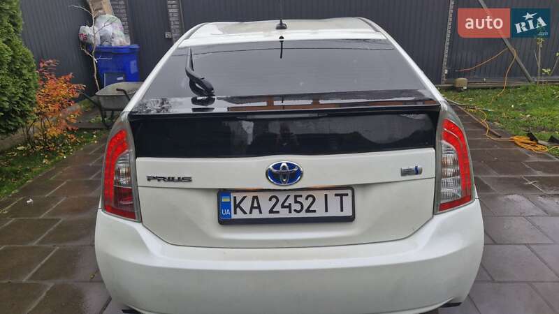 Хетчбек Toyota Prius 2014 в Києві
