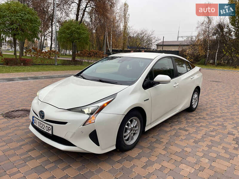 Хетчбек Toyota Prius 2017 в Києві