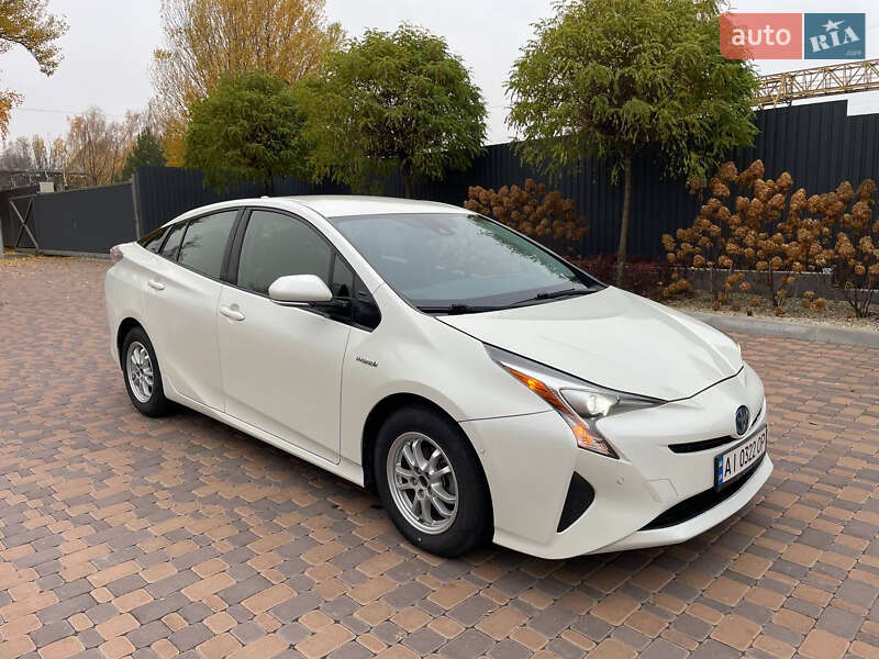 Хетчбек Toyota Prius 2017 в Києві